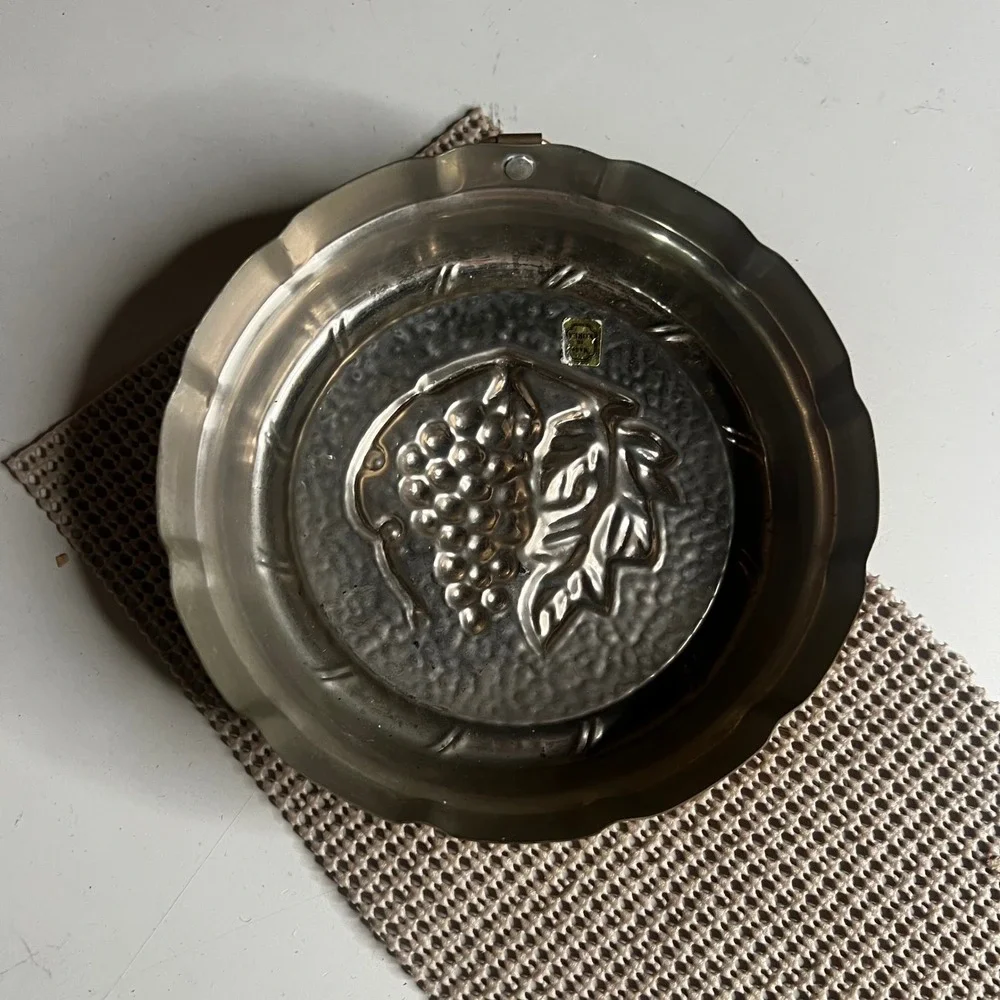 Vintage Copper Grape Cluster Jelly Cake Mold Round Scalloped Wall Decor 6 inch